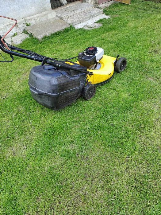 Бензинова газонокосарка