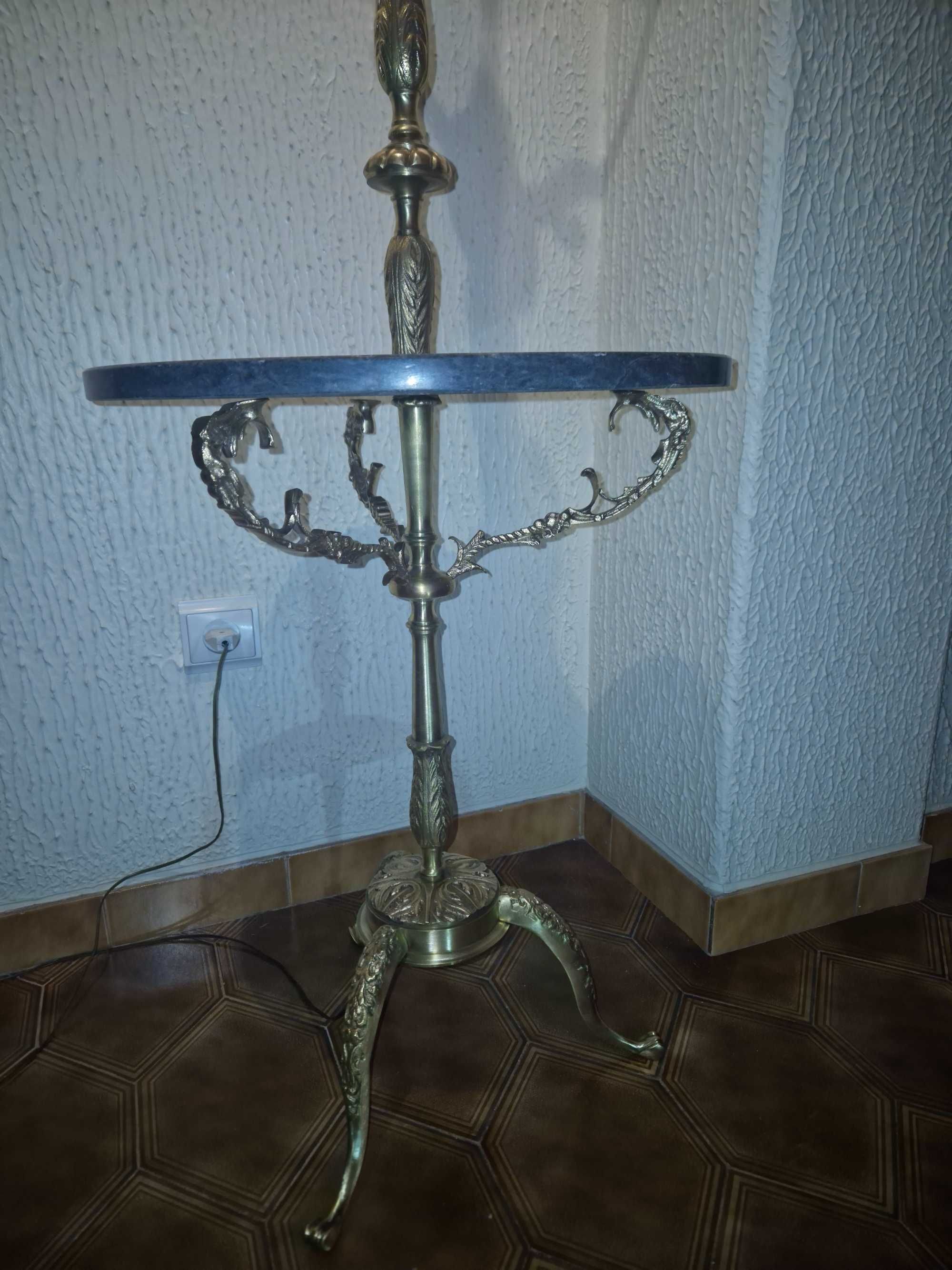 Candeeiro de pé alto em bronze vintage