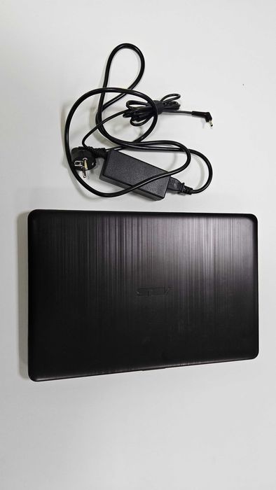 Laptop Asus F540M