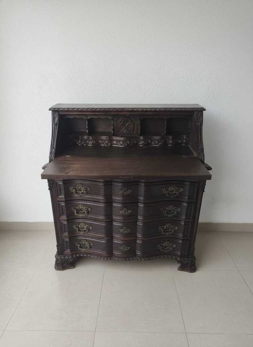Secretária estilo Rococó Revival