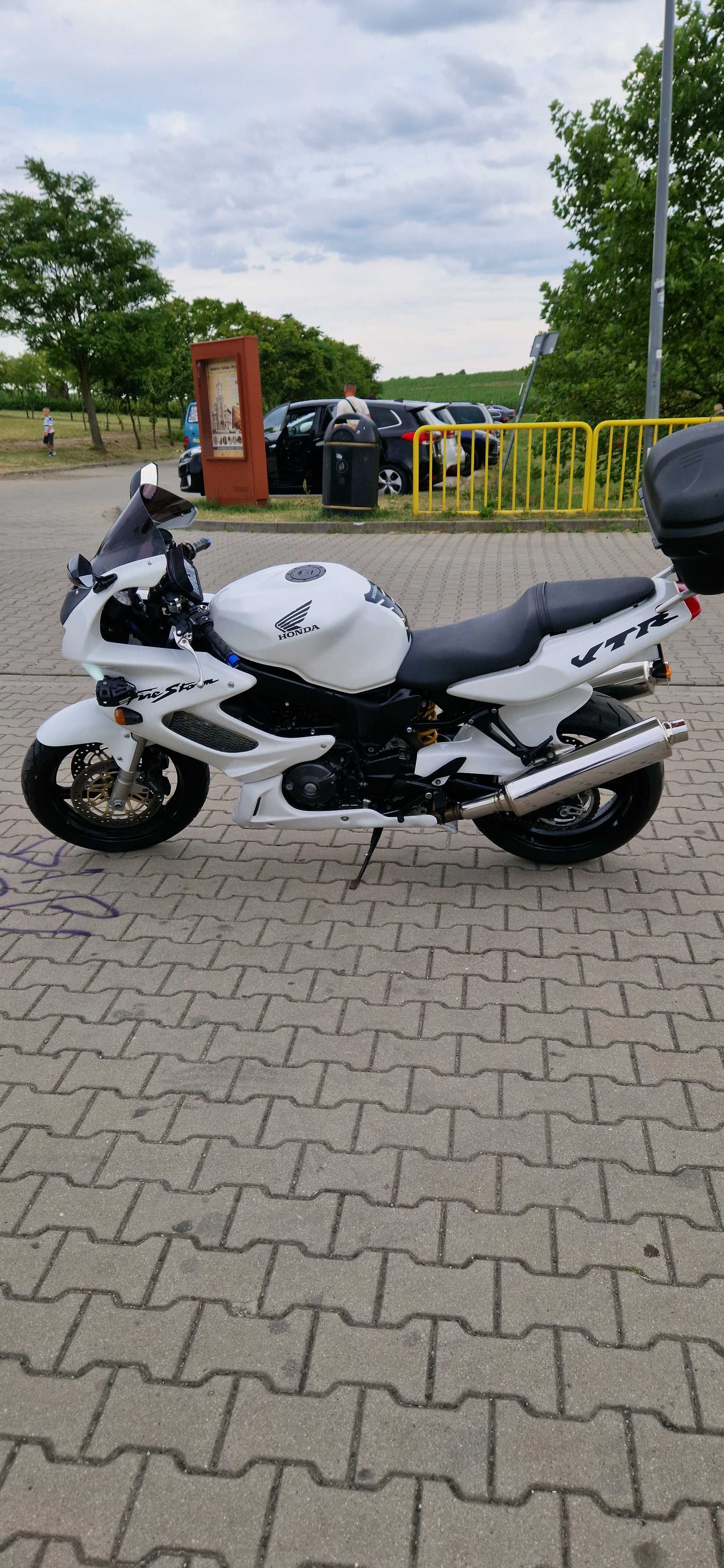 Honda VTR1000F 10tyś mil