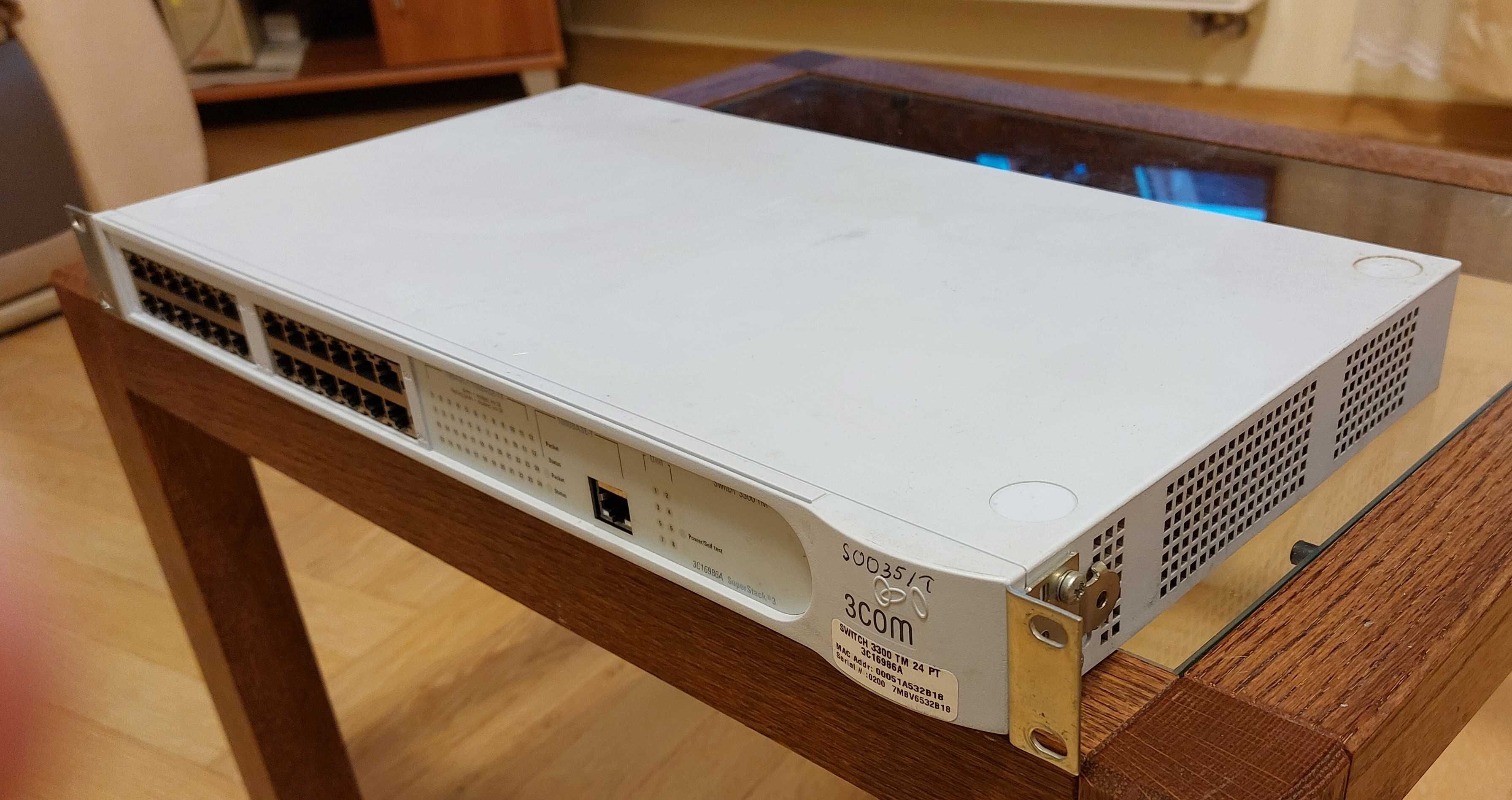 Switch 3Com SuperStack 3_3300 TM 24x100/10 + 1x1000 - KRK