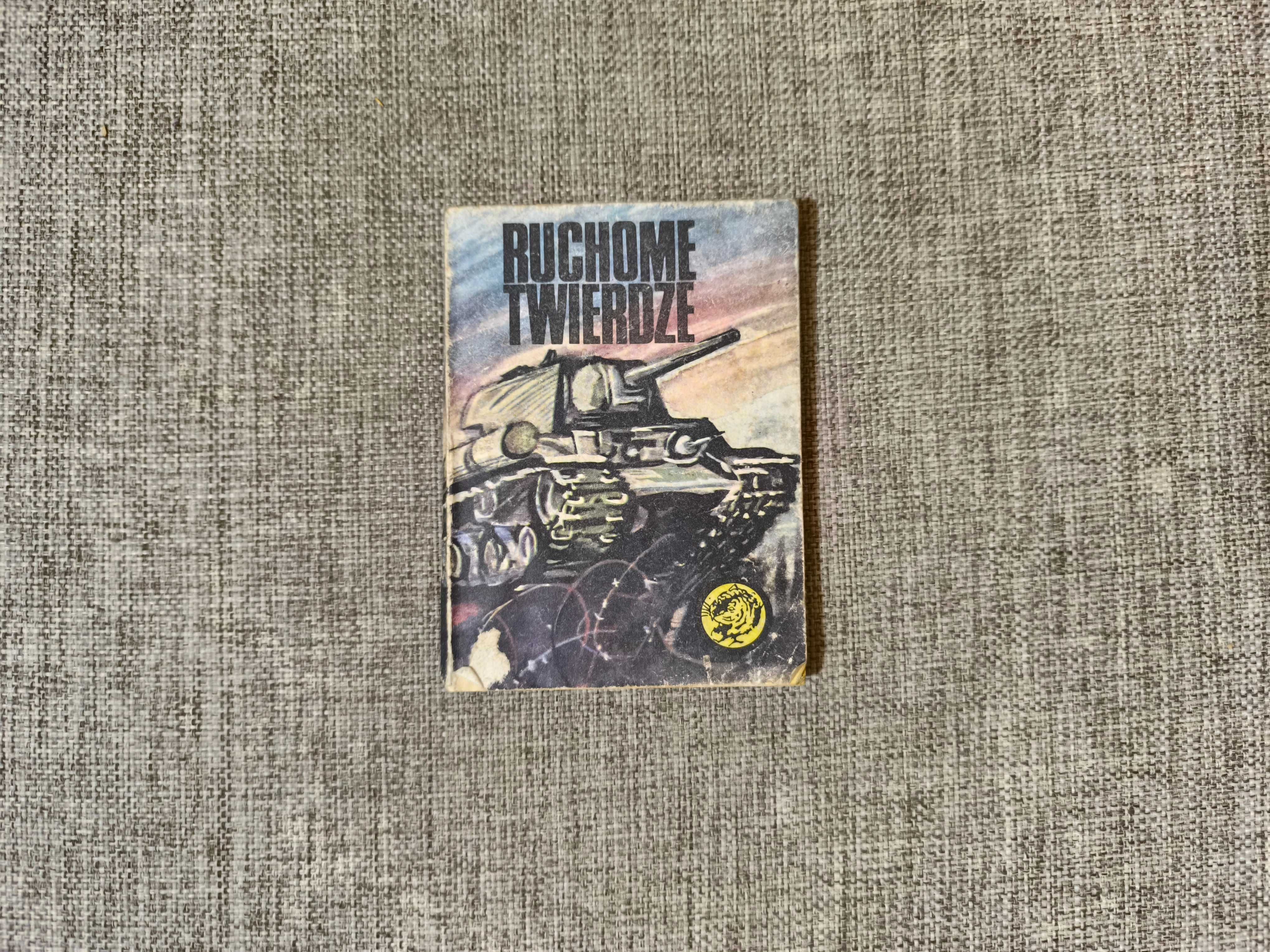 Janusz Magnuski - Ruchome Twierdze żółty tygrysek