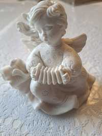 Porcelanowy aniołek
