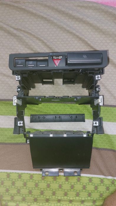 Панель под автомагнитолу Ауди а3 8р с кнопками.