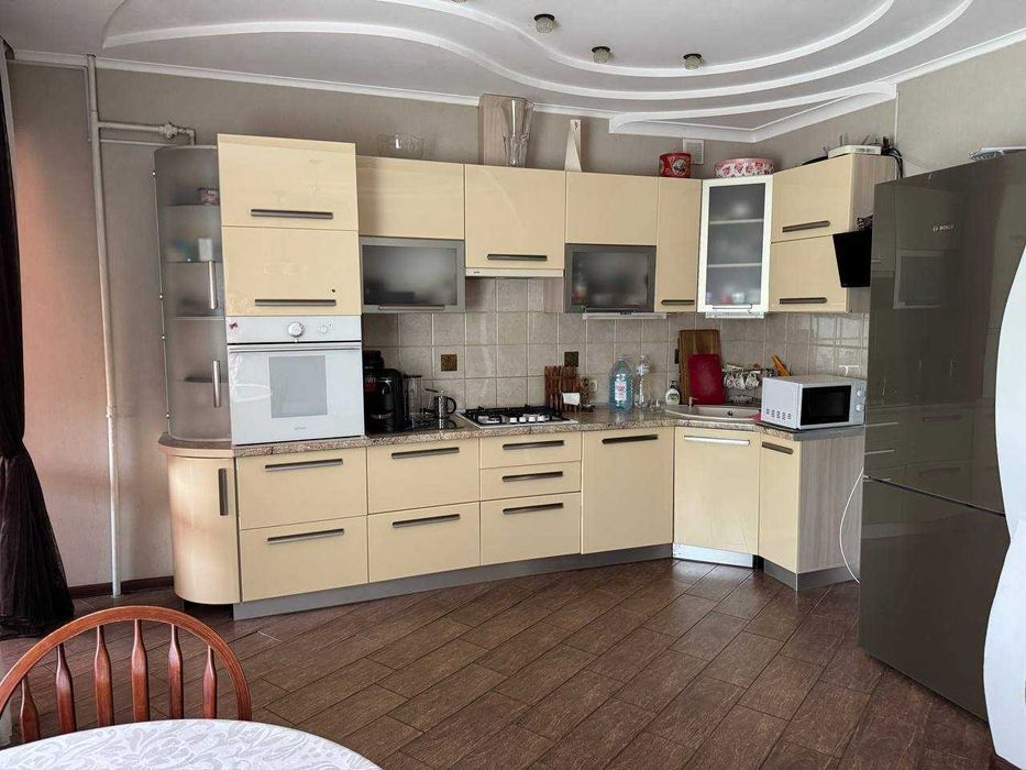 Продам 3 кв Холодная гора, метро 15 мин