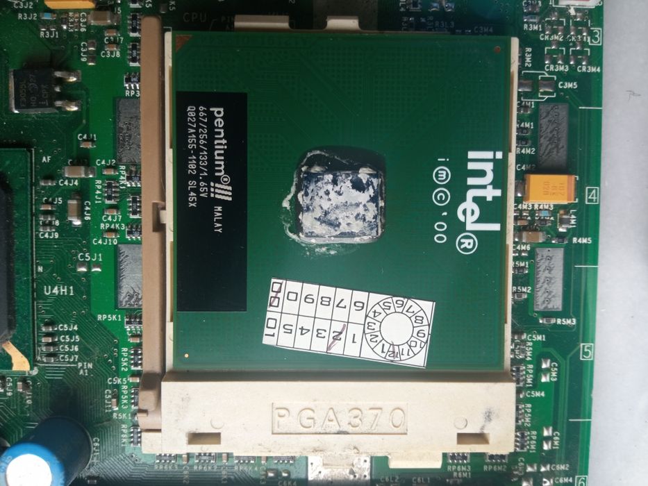 Материнская плата Gigabyte GA-7VT600-L DDR ATX и D815EEA2 / D815EPEA2