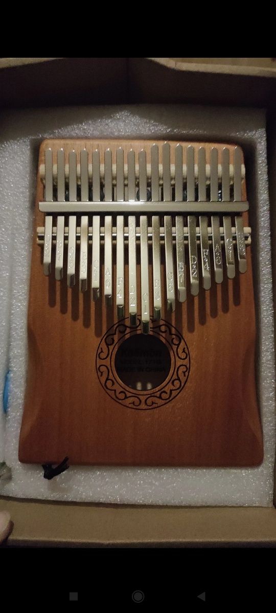 17 tonowa kalimba model 17tb instrument muzyczny o bardzo ładnym brzmi