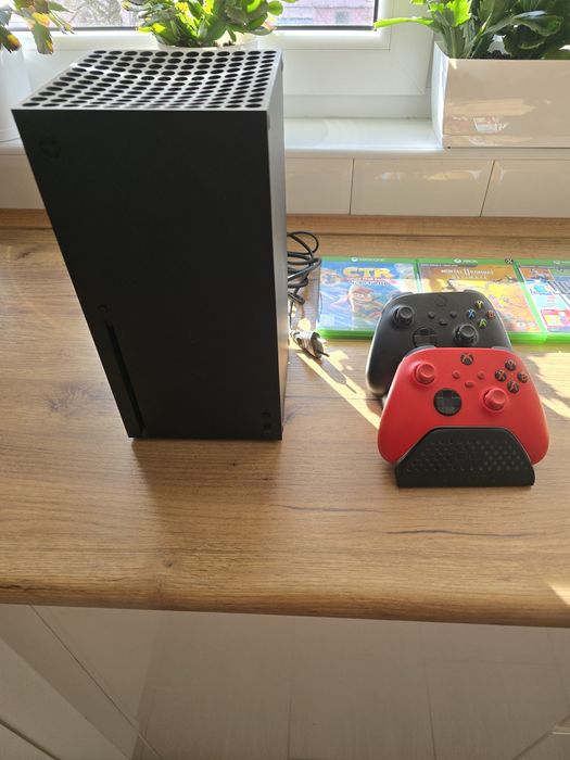 Konsola MICROSOFT Xbox Series X.Stan idealny .