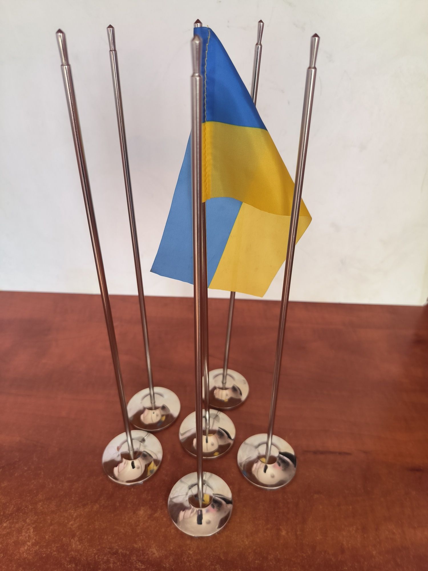 Металеві, хромовані настільні флагштоки