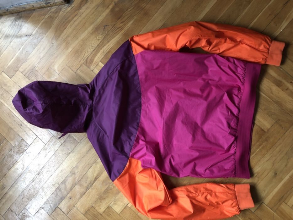 Cienka kurteczka Nike, rozmiar M/L