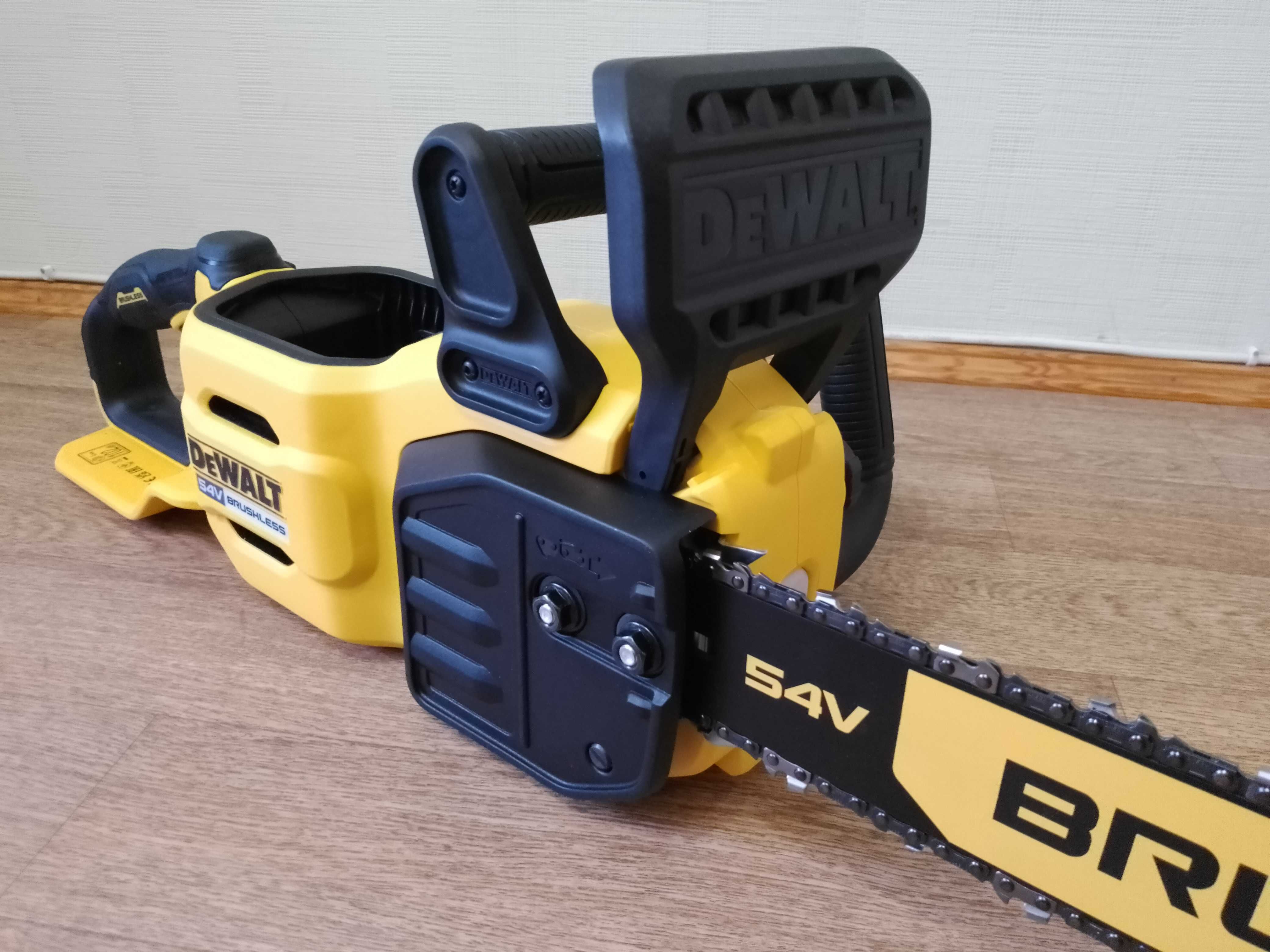 КОМПЛЕКТ: Пила ланцюгова DeWALT DCMCS574N+АКБ(9Аг)+ЗП(8Аг)