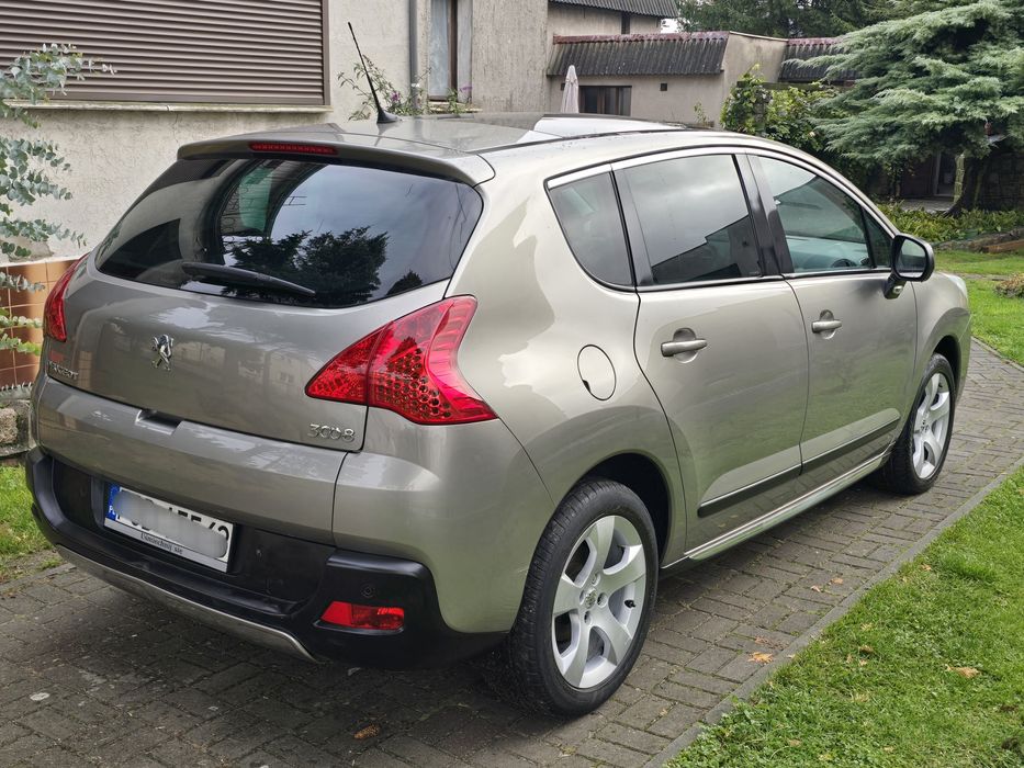 Peugot 3008 1.6hdi/Panorama/Headup/Navi/Isofix/Alu/HADC/