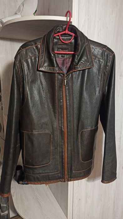 Шкіряна куртка весняно-осіння