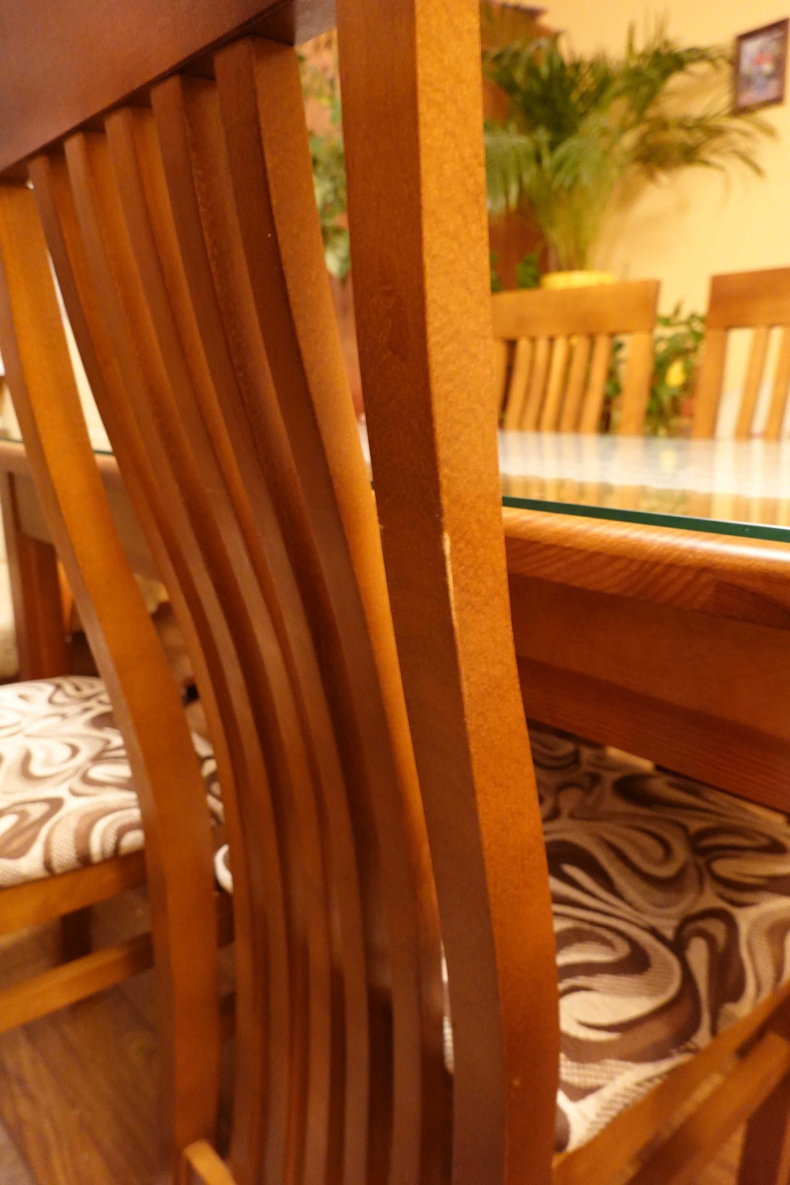 Stół drewniany plus 4 krzesła