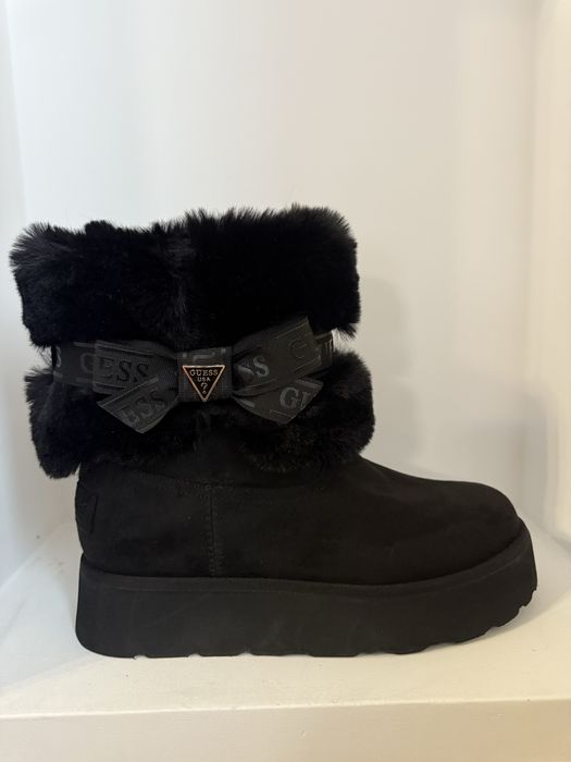 Угги уггі Guess розмір американський 9, європейський 40