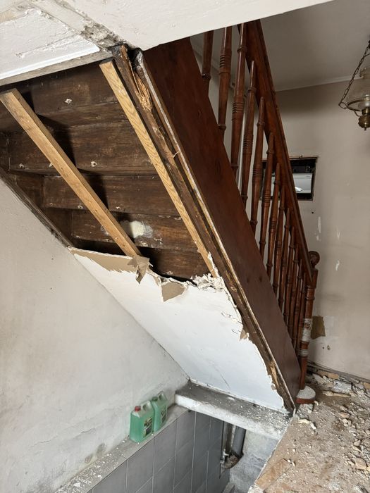 Stare schody drewniane