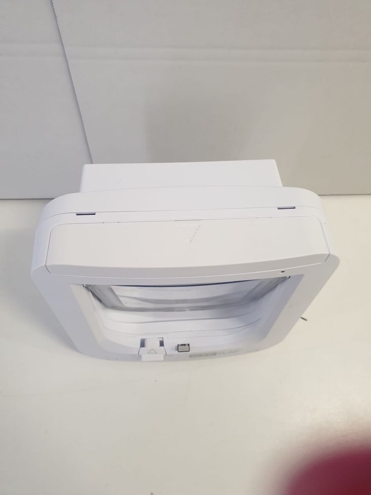 SureFlap drzwiczki dla kota z czytnikiem mikrochipów  Białe