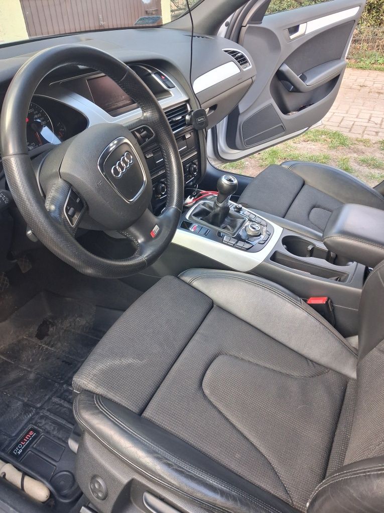 Audi a4 b8 2011r