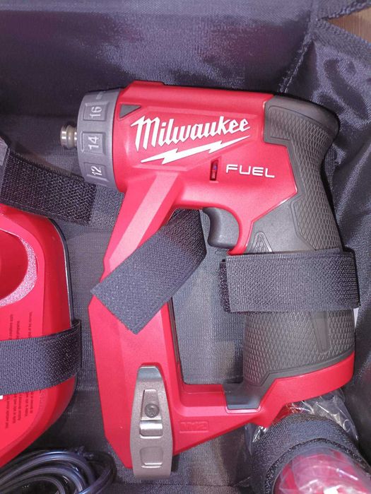 Milwaukee 2505-20 m12 Fuel Installation Drill Driver Kit