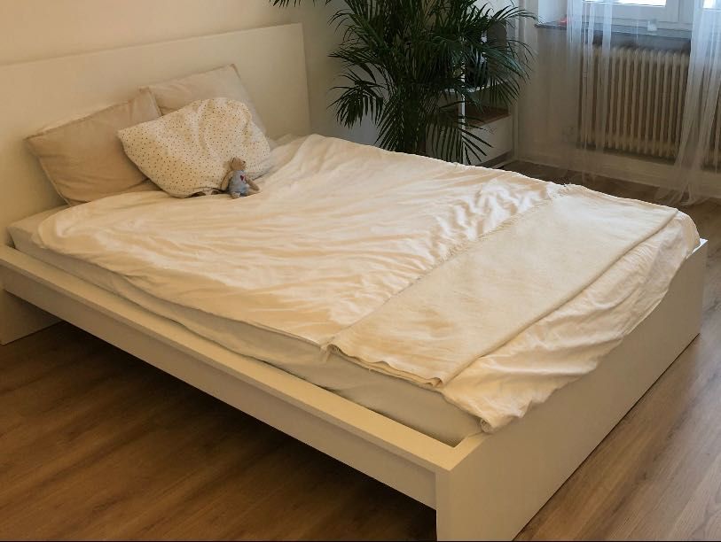 Białe łóżko IKEA MALM 140x200 cm + Materac IKEA HAFSLO 140x200 cm