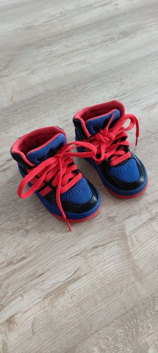 Buciki Adidas za kostke