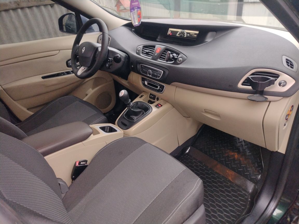 Renault grand scenic 3 1,9 DСi 2009 один власник.