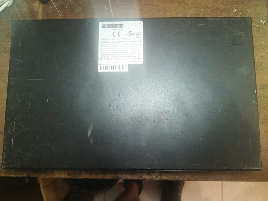 Edge-Core ES3510 — керований комутатор, 10 портів