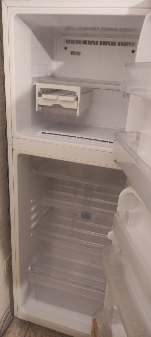 Холодильник  Samsung