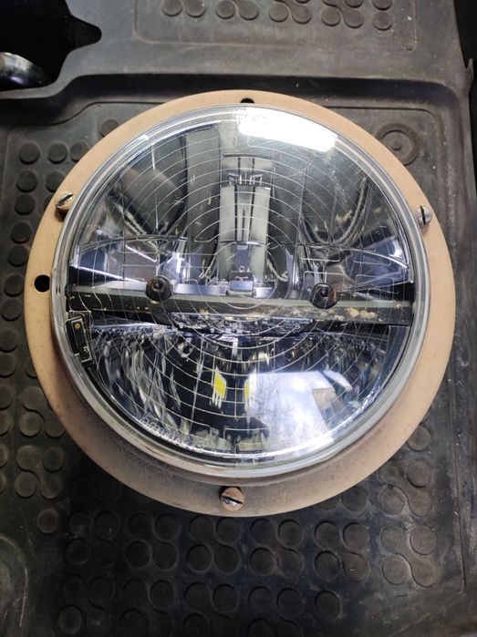 Фара з корпусом на Хаммер 1
