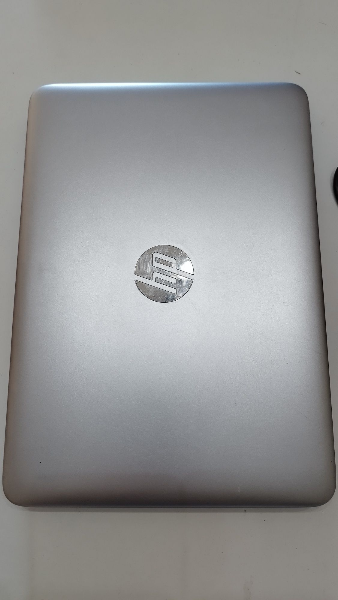 HP Elitebook 820 G3  i5, 8gb, 256gb SSD
