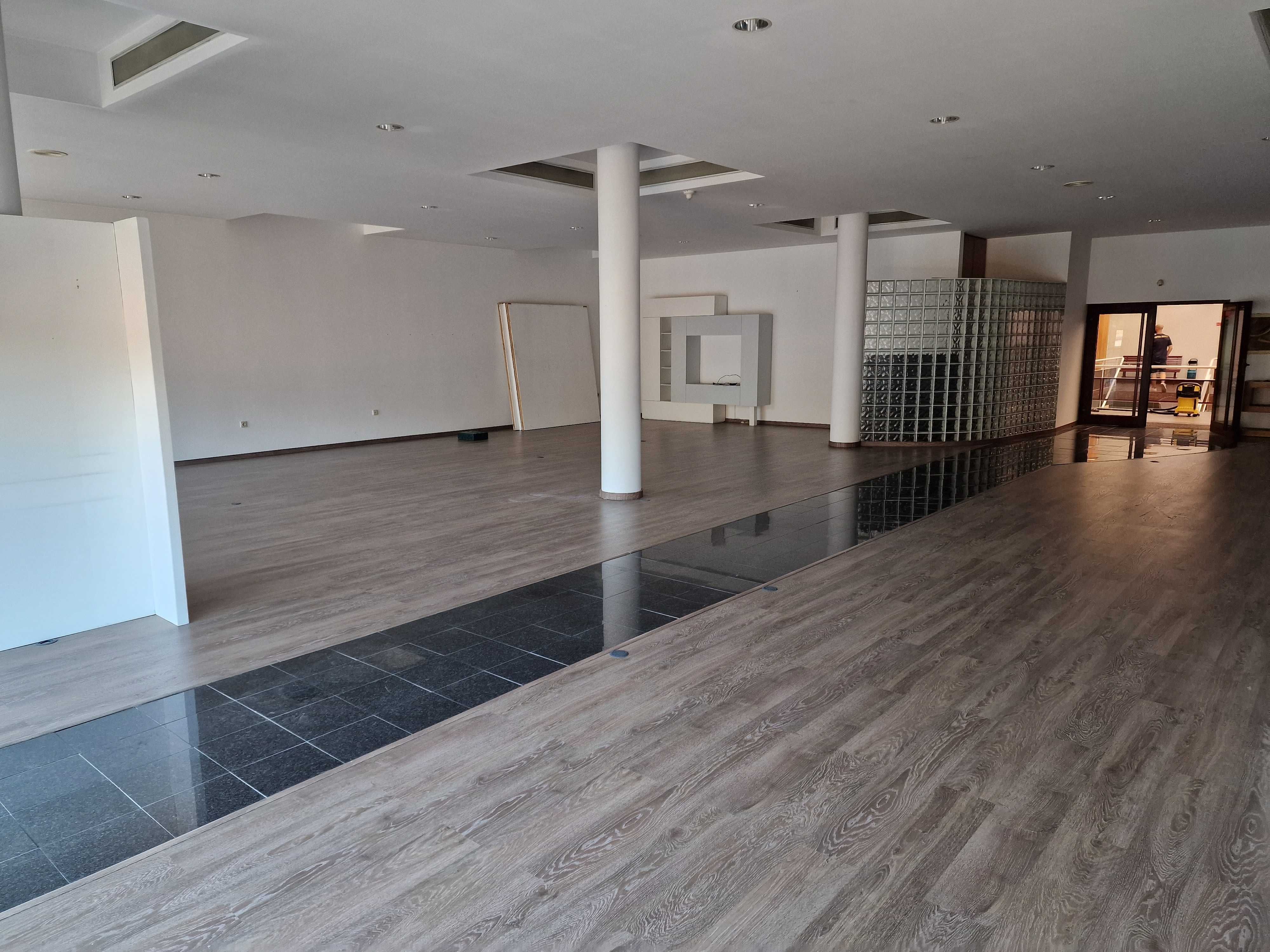 Loja para arrendar no Centro Comercial Domóvel