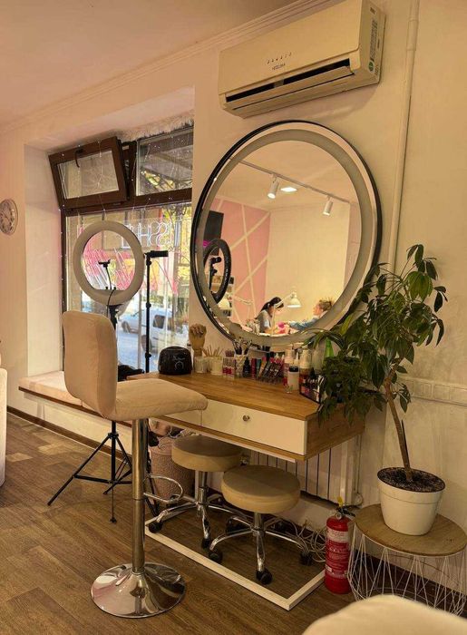 Продам действующий бизнес - маникюрная студия. Окупаемость 12 мес