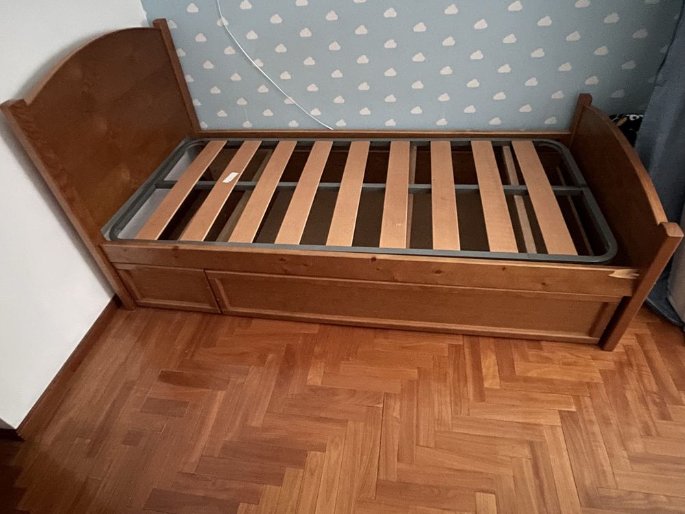 Cama de solteiro com arrumação + colchão ortopédico