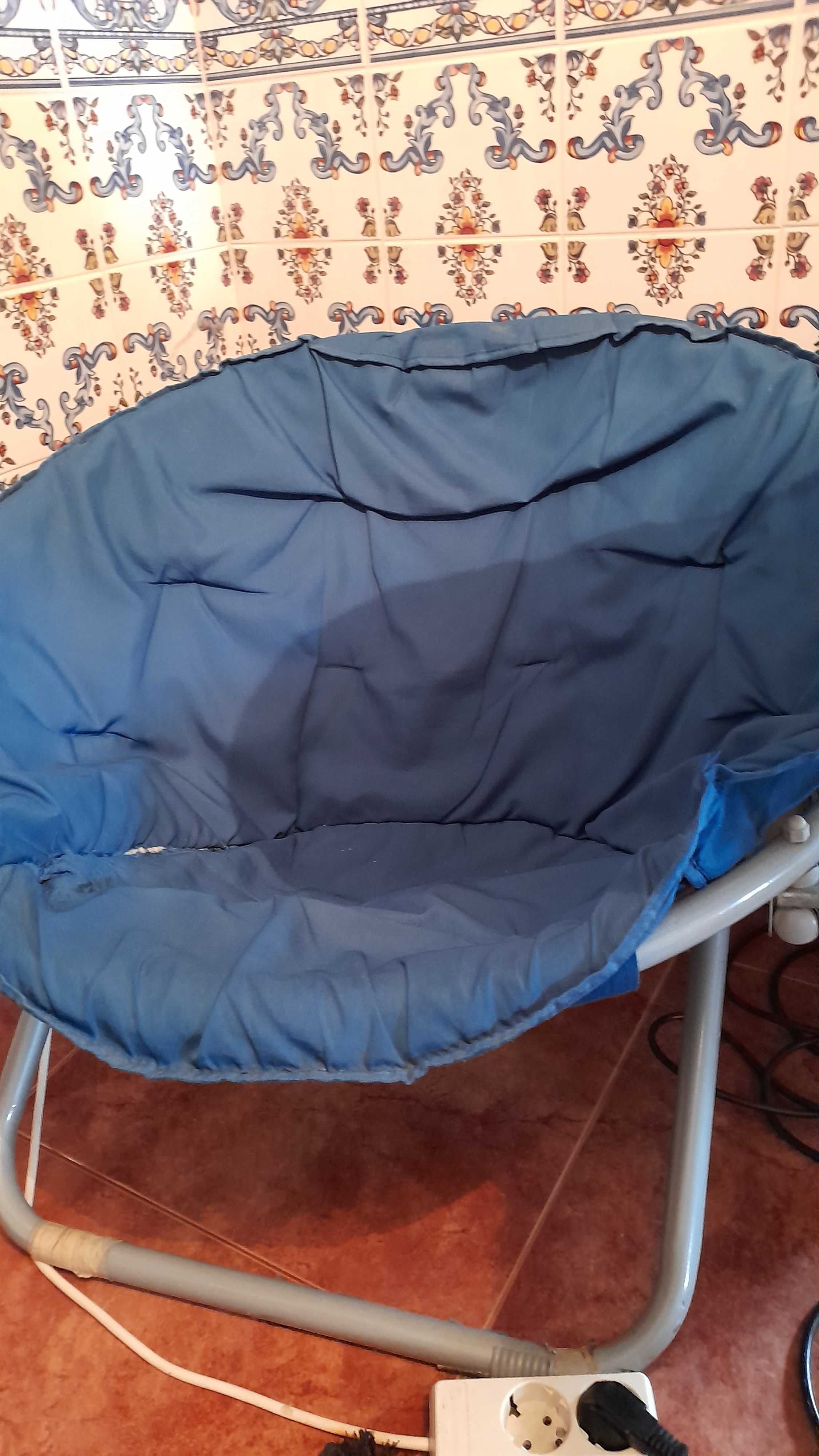 Cadeira dobrável azul
