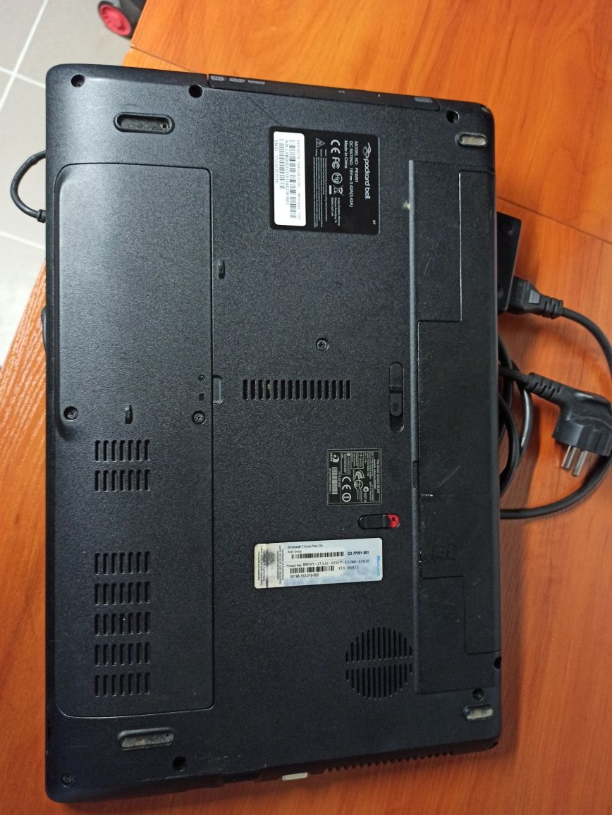 Laptop Packard Bell pev91 I3 4 GB ram ssd512