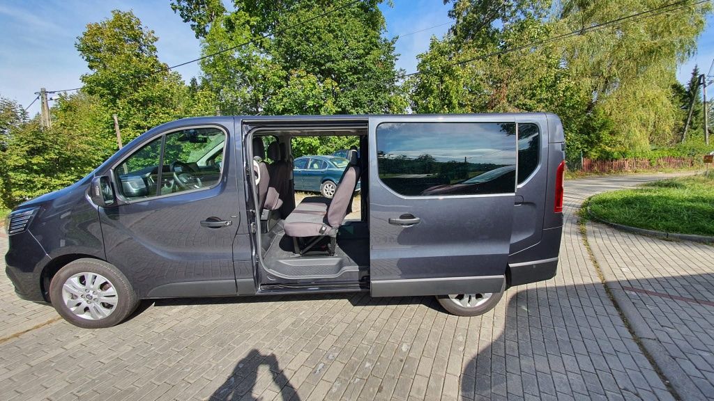 Wynajem NOWY MODEL Renault Trafic  2022r-9 osobowy  od 170* netto DOBA