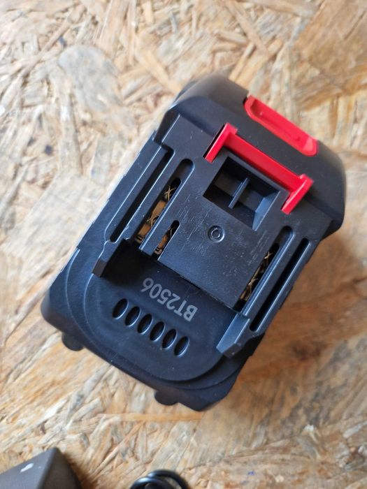 Dmuchawa Akumulatorowa Bull-Tek – Moc 48v 6,0 AH