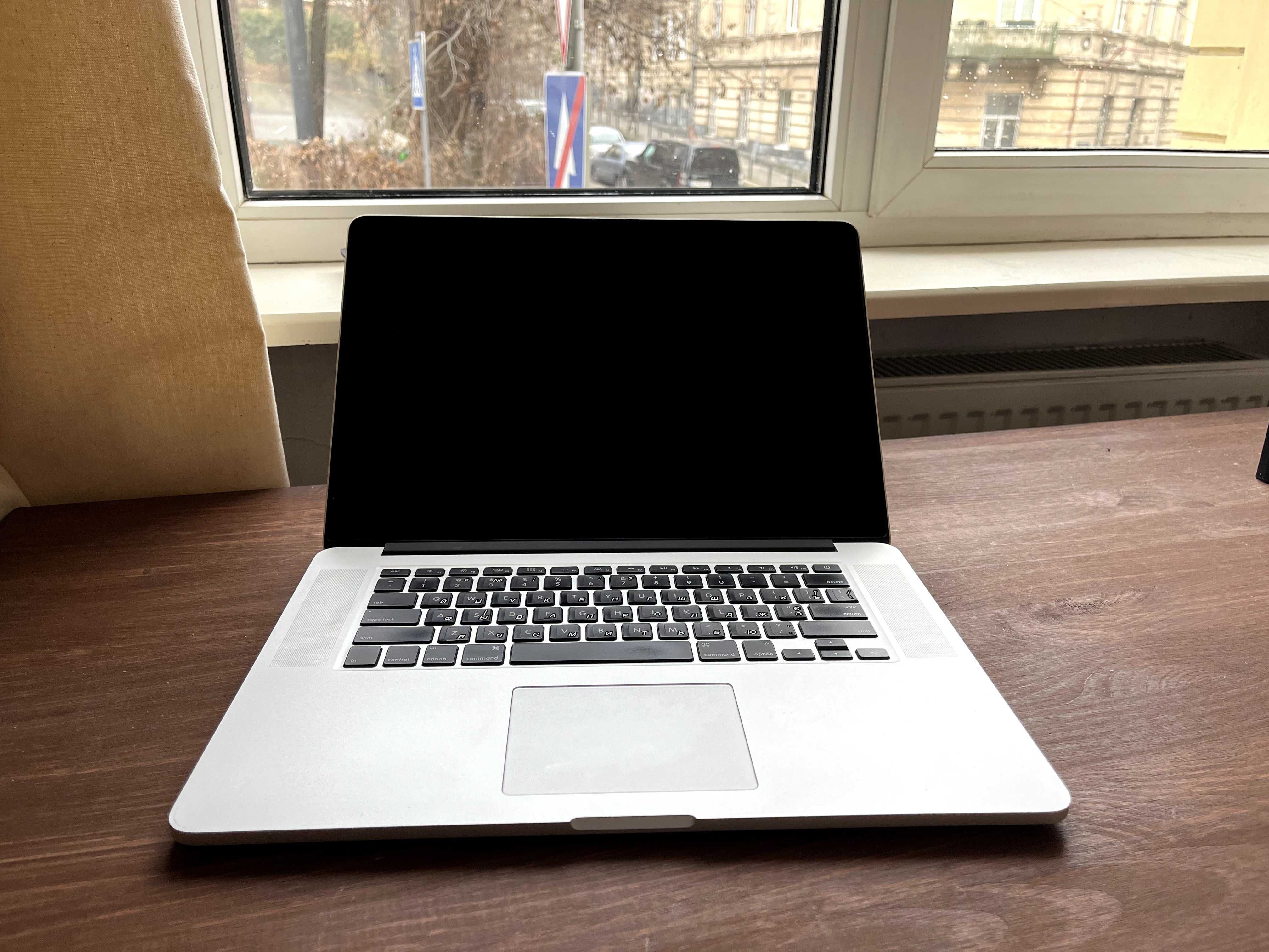Macbook Pro 15.6/16 2015 I7|16|256 Макбук в хорошому стані