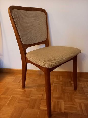 Komplet pieknych duńskich czterech krzeseł Koefoed Larsen Teak