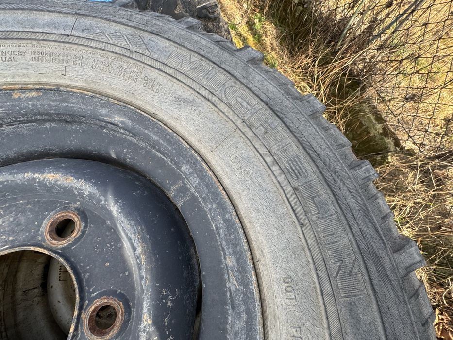 Kola DEFENDER cale Kompletne z OPONAMI