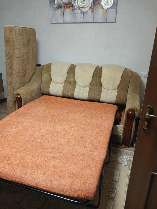 Д и в а н  р о з к л а д н и й