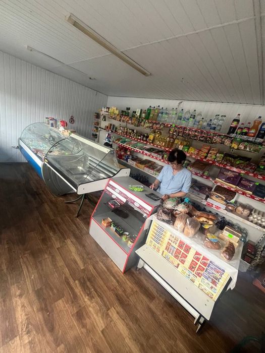 В связи с закрытием магазина продаем 2 холодильные камеры