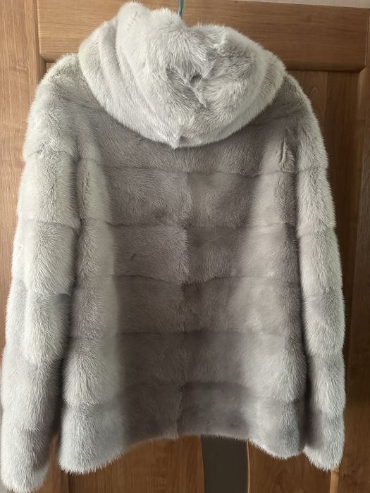 Шикарный норковый полушубок с капюшоном