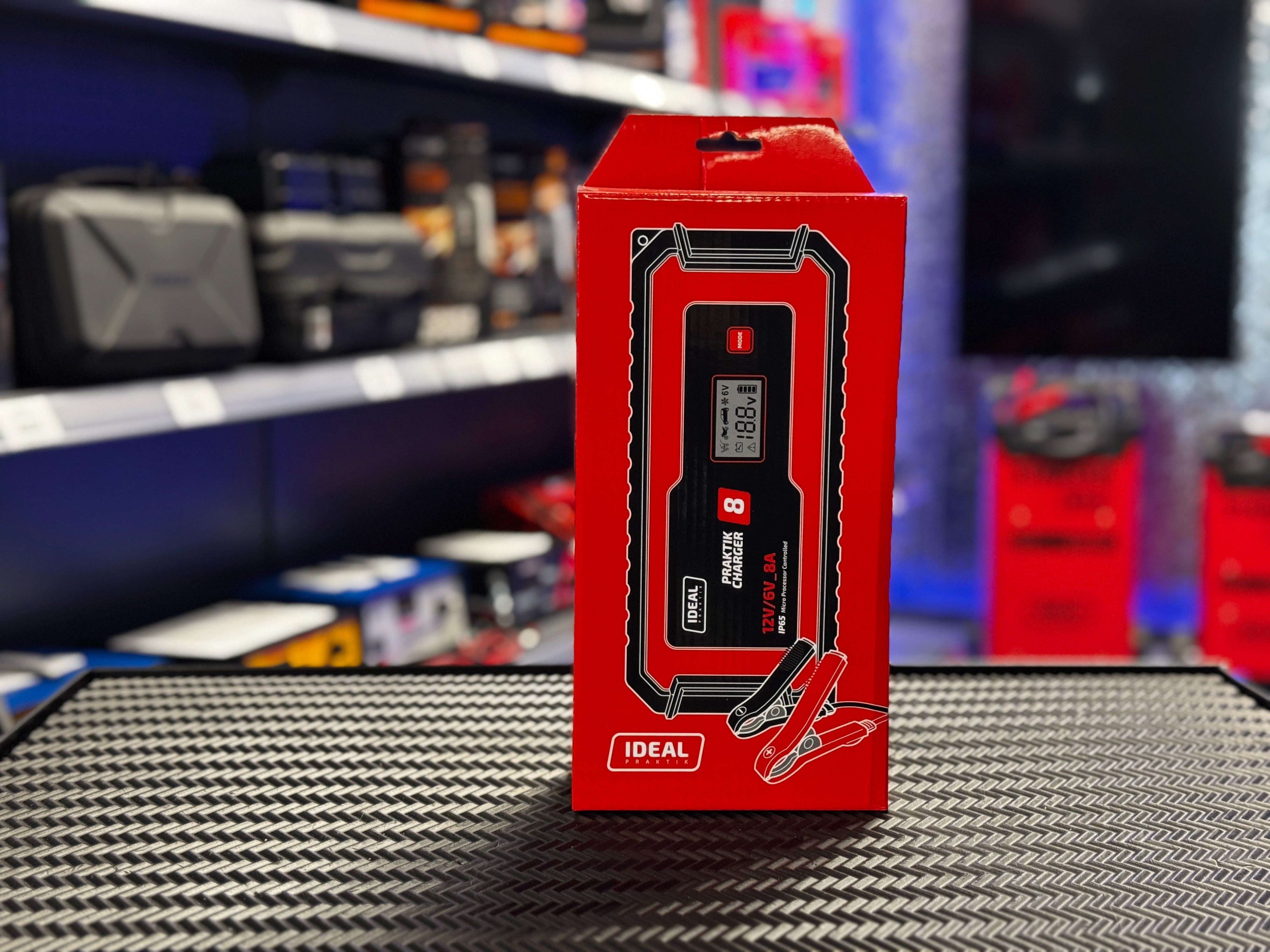 Ładowarka Praktik Charger 8 LCD 6 / 12V IDEAL