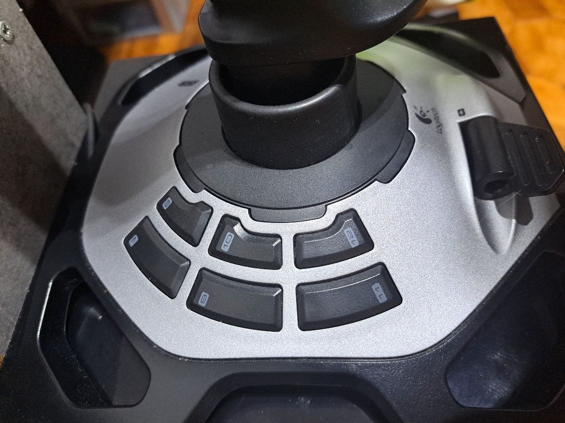 Joystick Logitech Extreme 3D Pro