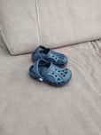 Buty firmy Crocs.