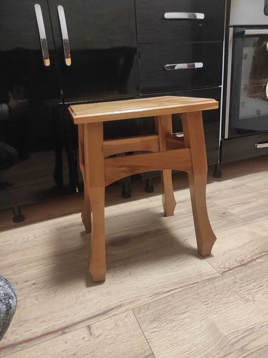 Табуретки черешня