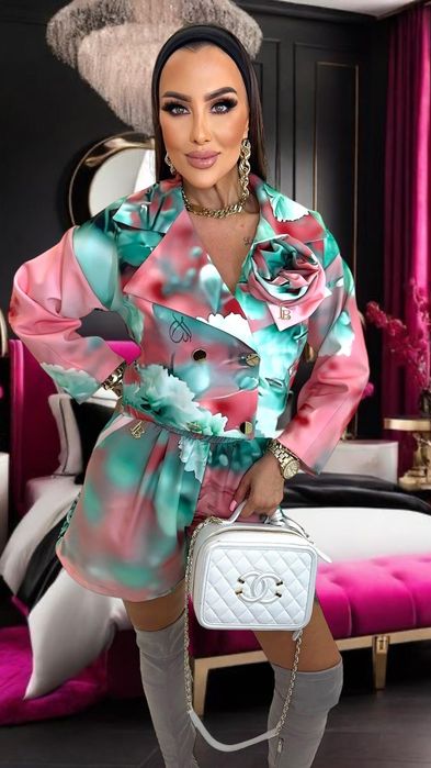 Piękny komplet spodenki marynarka mix kolorów Lola bianka