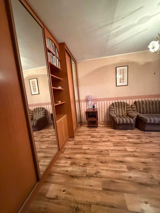 Сдам 2-х.комн.кв-ру, Харьковский м-в , Харьковское шоссе 158 :